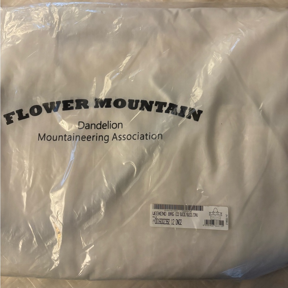 NWT Flower Mountain WEEKEND BAG
Handbag - Off white - Picture 7 of 11